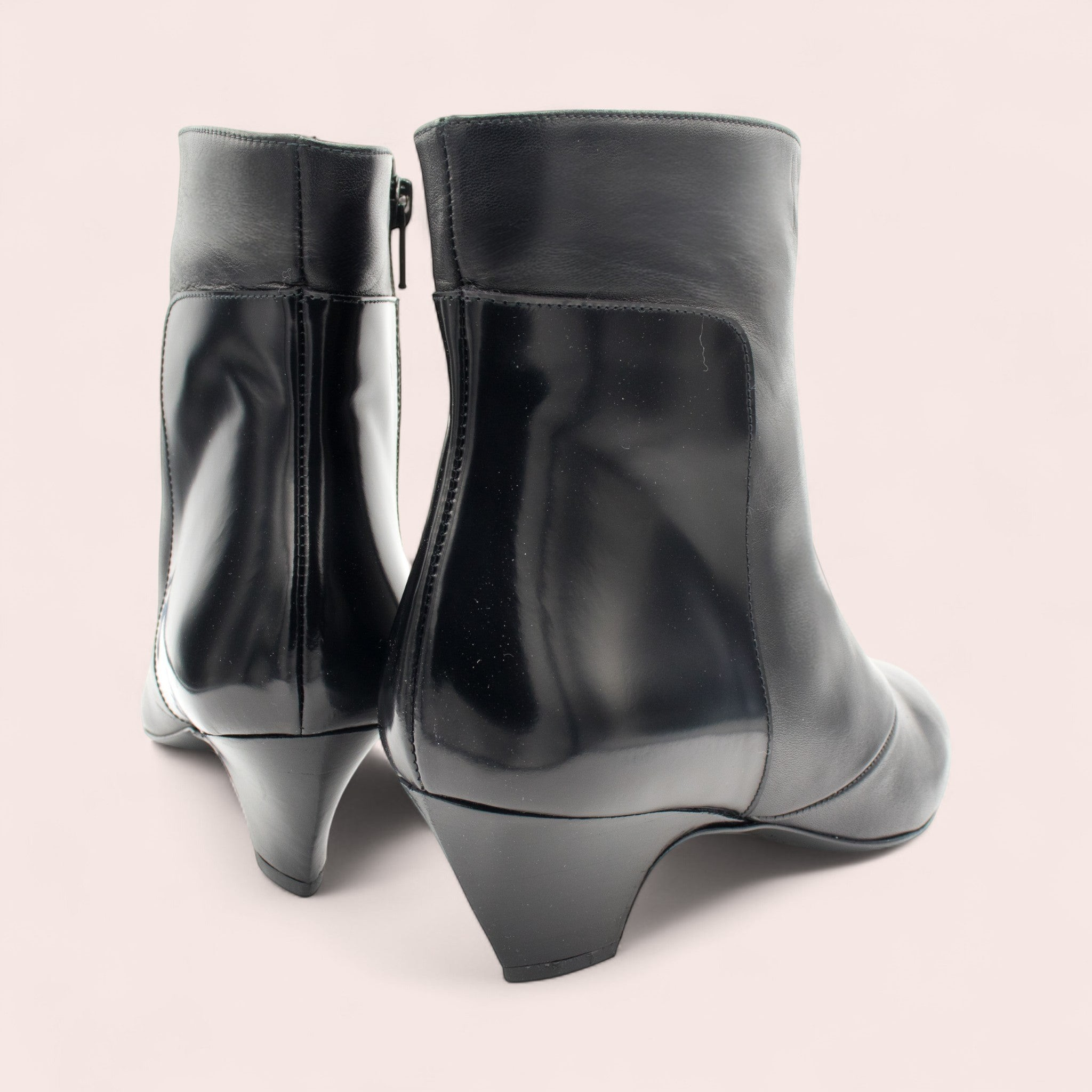 Bottines Purdey Karine Arabian en cuir lisse et glacé noir avec talon original de 50mm, vue arrière