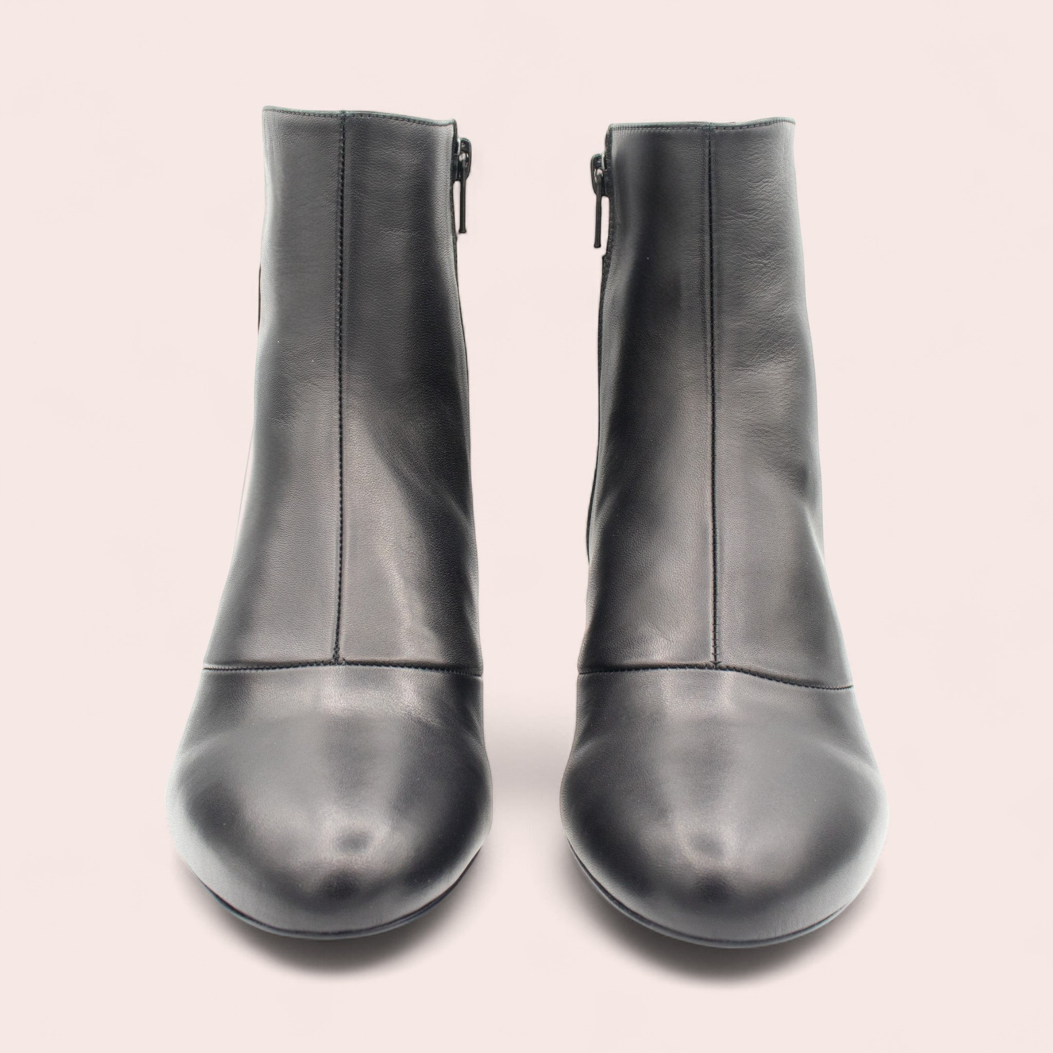 Bottines Purdey Karine Arabian en cuir lisse noir avec fermeture éclair latérale et talon de 50mm