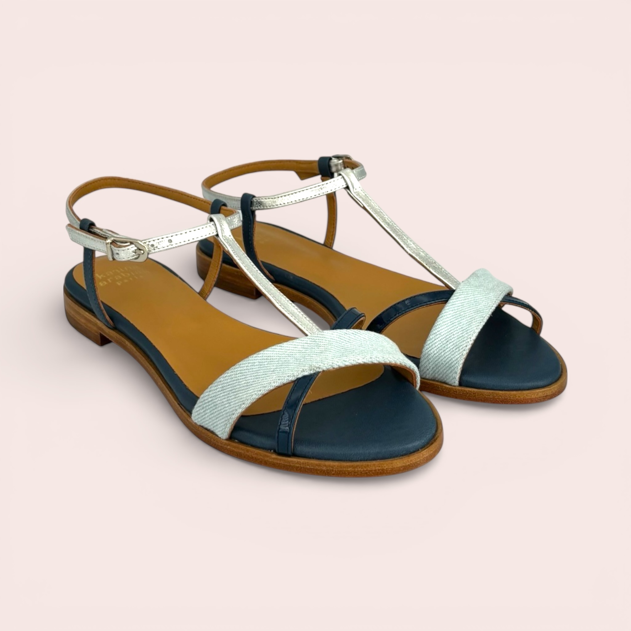 CARLA t-strap sandals in navy blue leather with light blue denim and silver straps, buckle closure, flat heel.